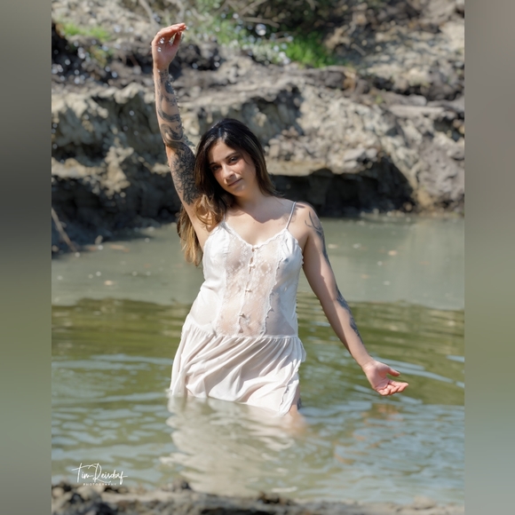 Vintage night gown - Picture 1 of 3